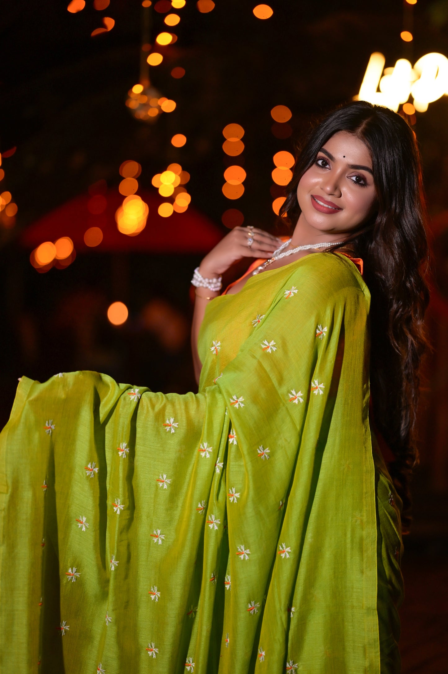 Elegant Green Khadi Cotton Saree with Embroidered Motifs & Matching Blouse Piece