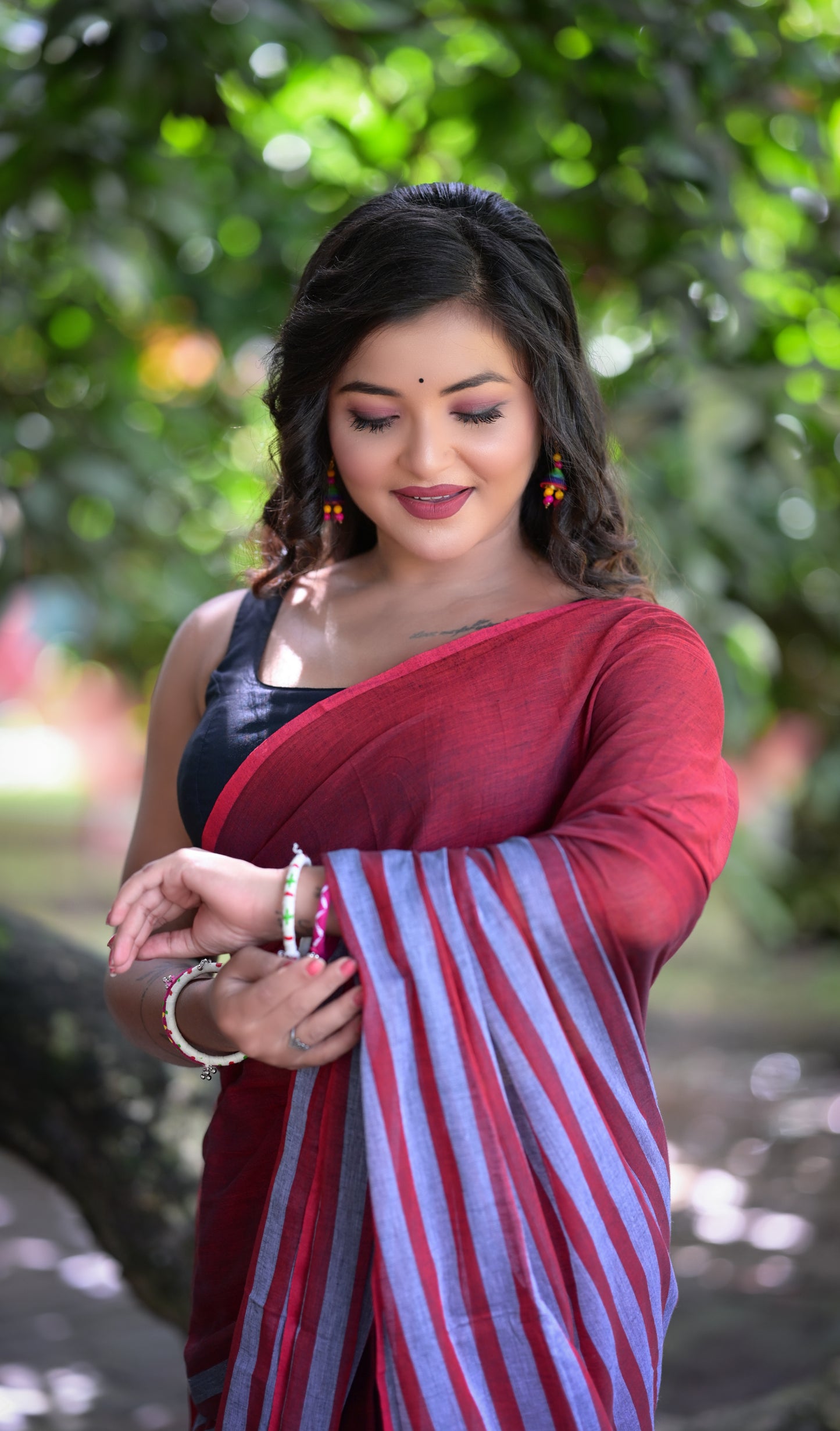 Maroon & Grey Striped Mull Cotton Saree – Soft & Lightweight | Blouse Not Included