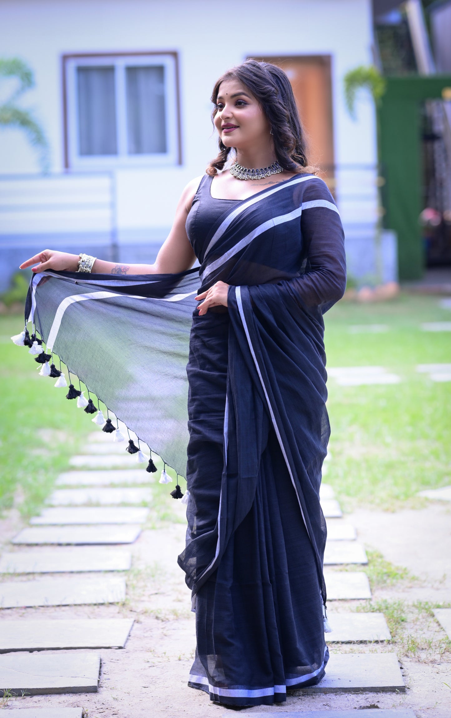 Elegant Black Mull Cotton Saree with White Border – Lightweight & Soft | Blouse Not Included