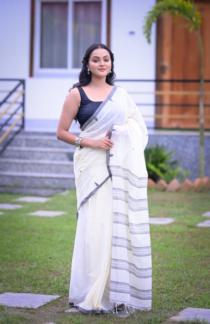 Pure Cotton White Saree with Black Border & Blouse Piece – Elegant Traditional Wear