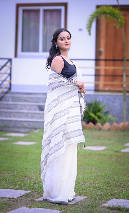 Pure Cotton White Saree with Black Border & Blouse Piece – Elegant Traditional Wear