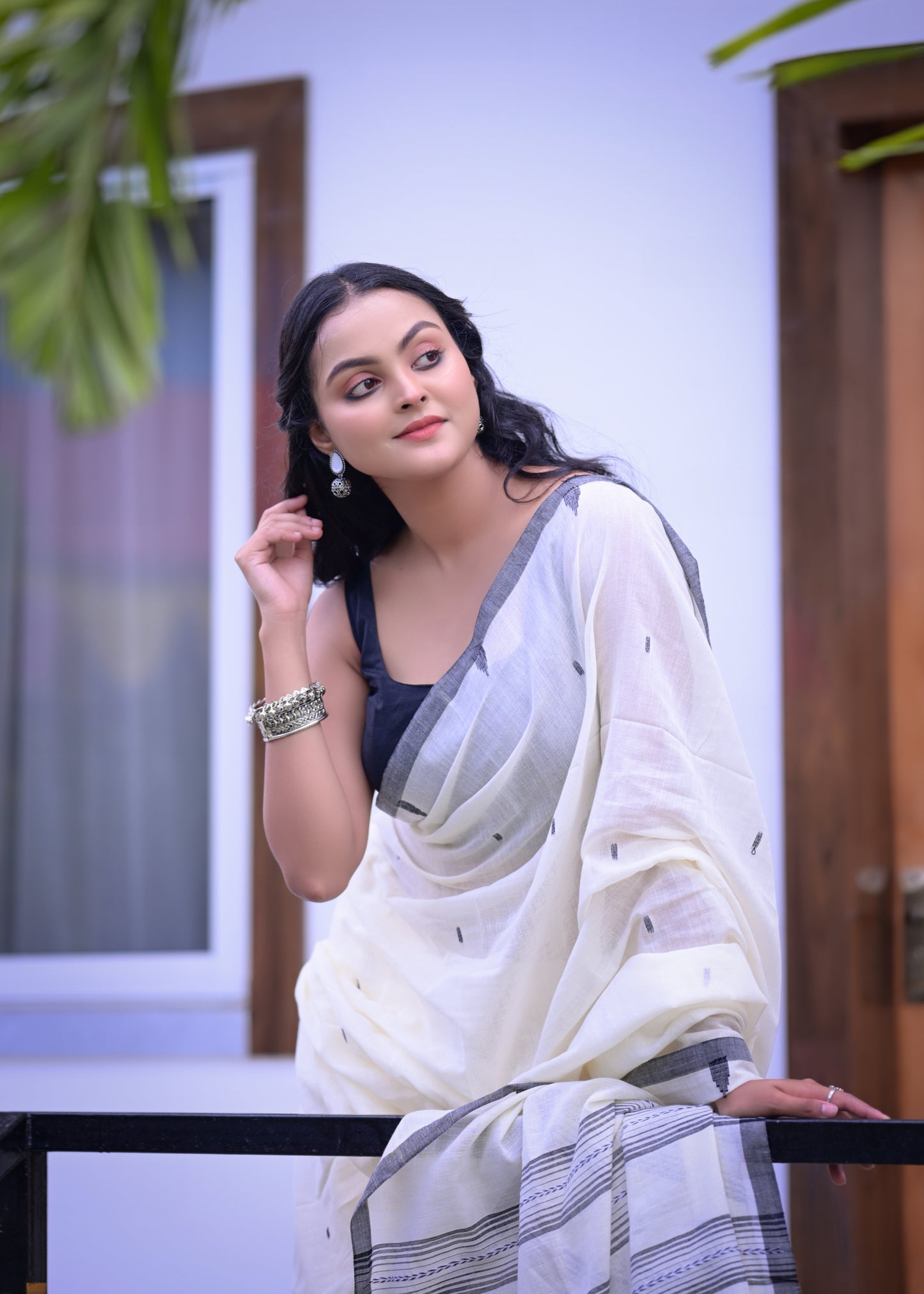 Pure Cotton White Saree with Black Border & Blouse Piece – Elegant Traditional Wear