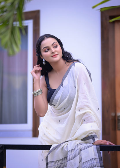 Pure Cotton White Saree with Black Border & Blouse Piece – Elegant Traditional Wear