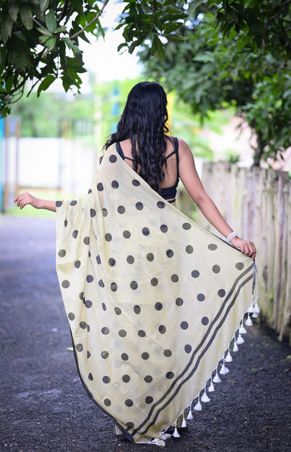Elegant Beige Mull Cotton Saree with Black Polka Dots – Blouse Not Included