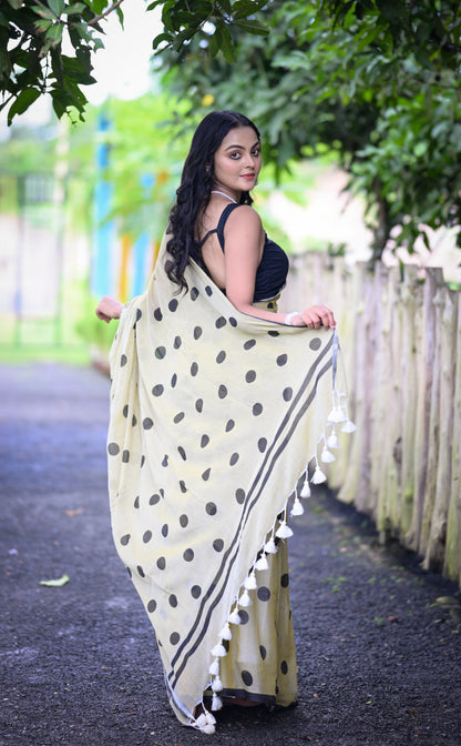 Elegant Beige Mull Cotton Saree with Black Polka Dots – Blouse Not Included