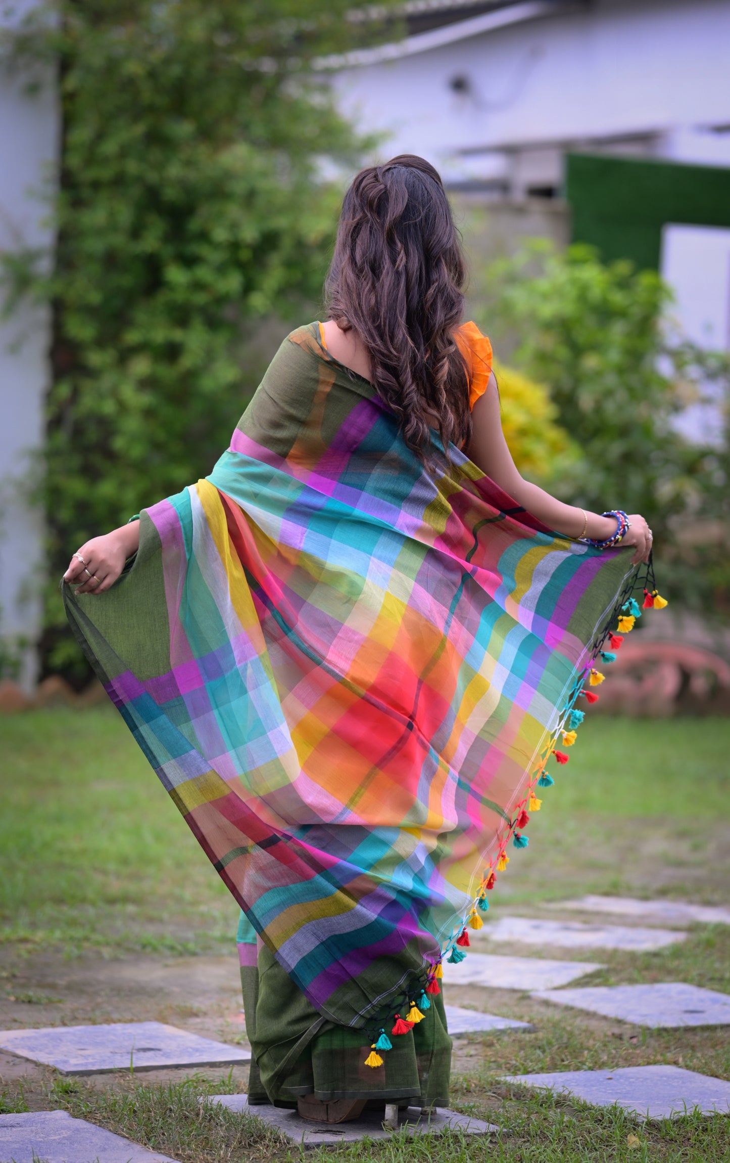 Elegant Multicolor Checkered Mull Cotton Saree – Blouse Not Included