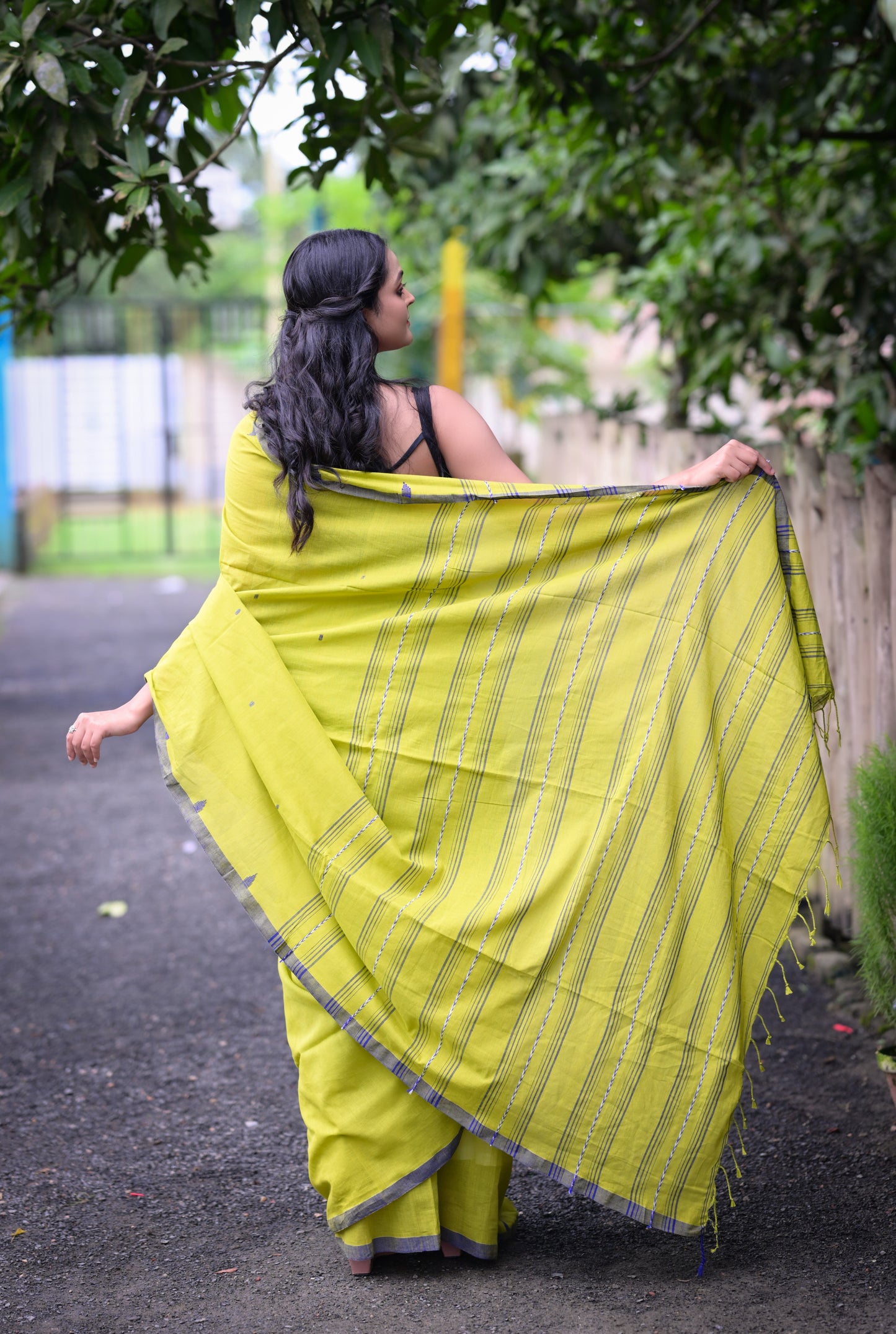 Stylish Green Cotton Saree with Grey Border & Blouse Piece – Elegant Traditional Wear