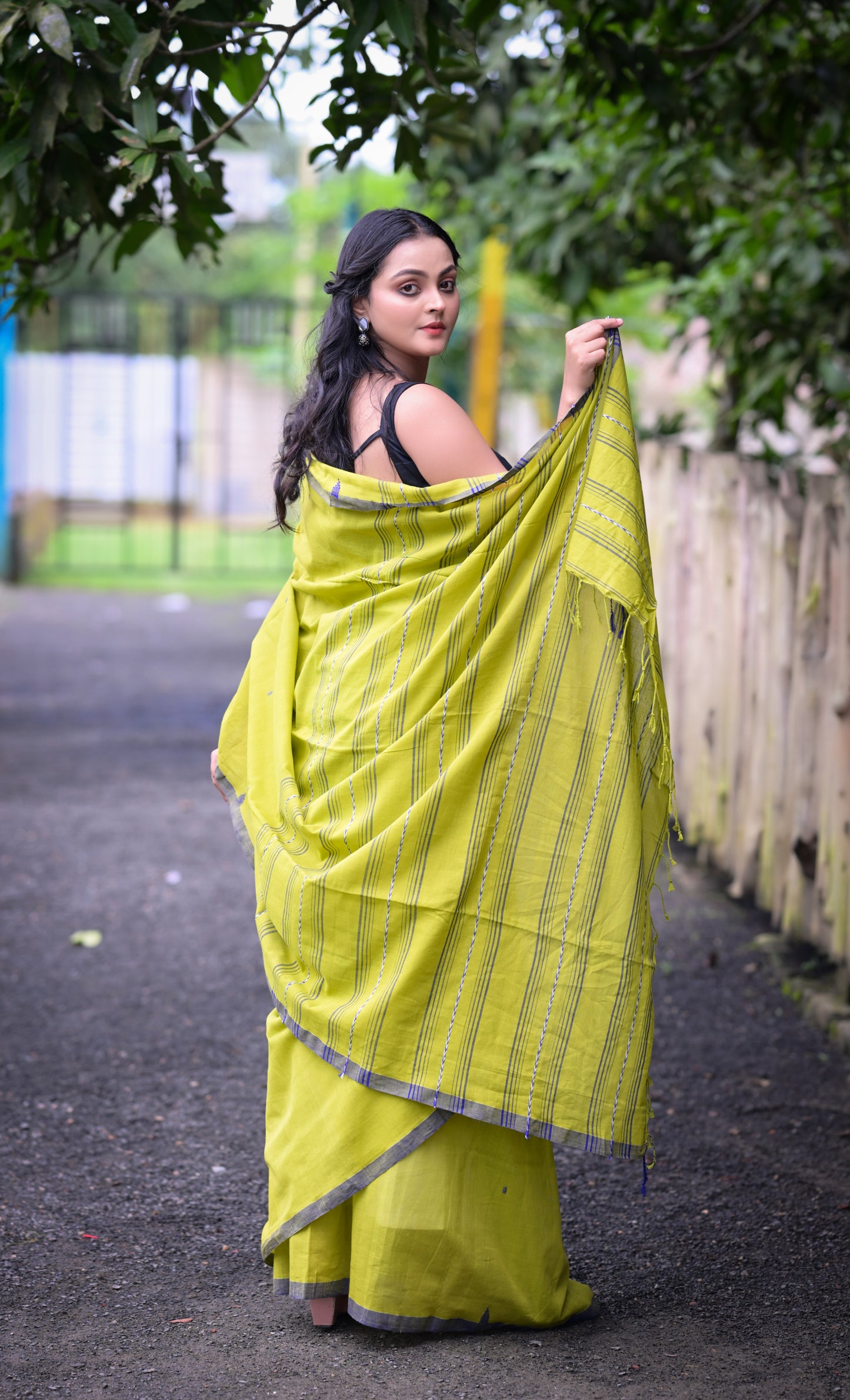 Stylish Green Cotton Saree with Grey Border & Blouse Piece – Elegant Traditional Wear