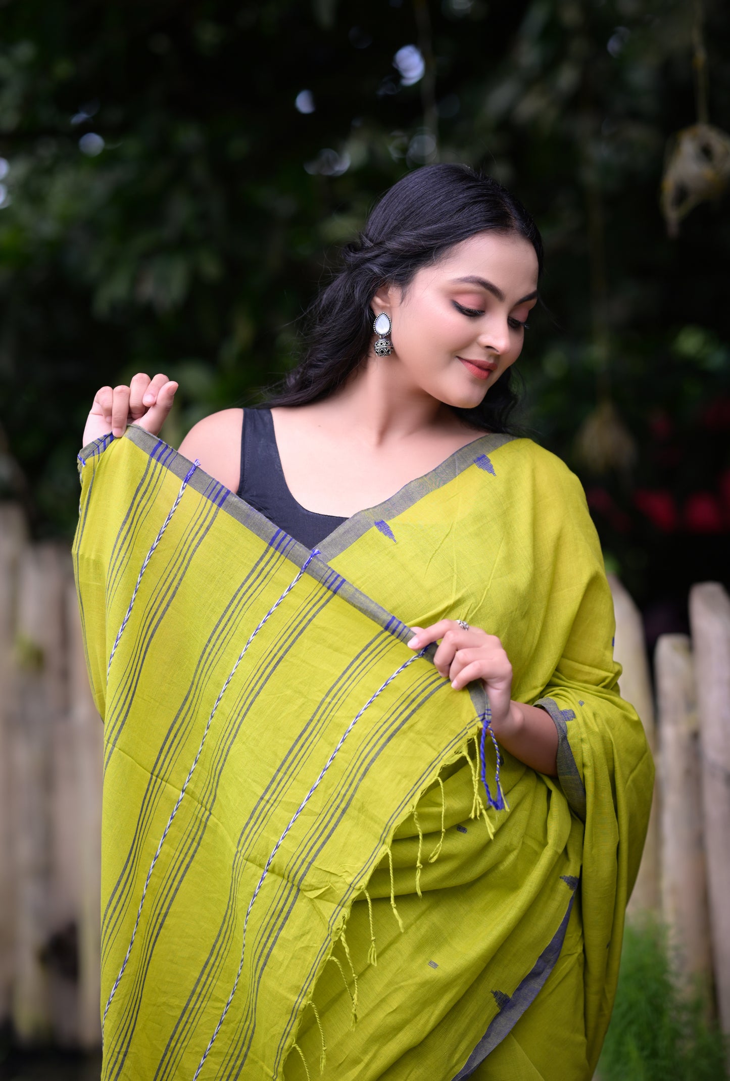 Stylish Green Cotton Saree with Grey Border & Blouse Piece – Elegant Traditional Wear