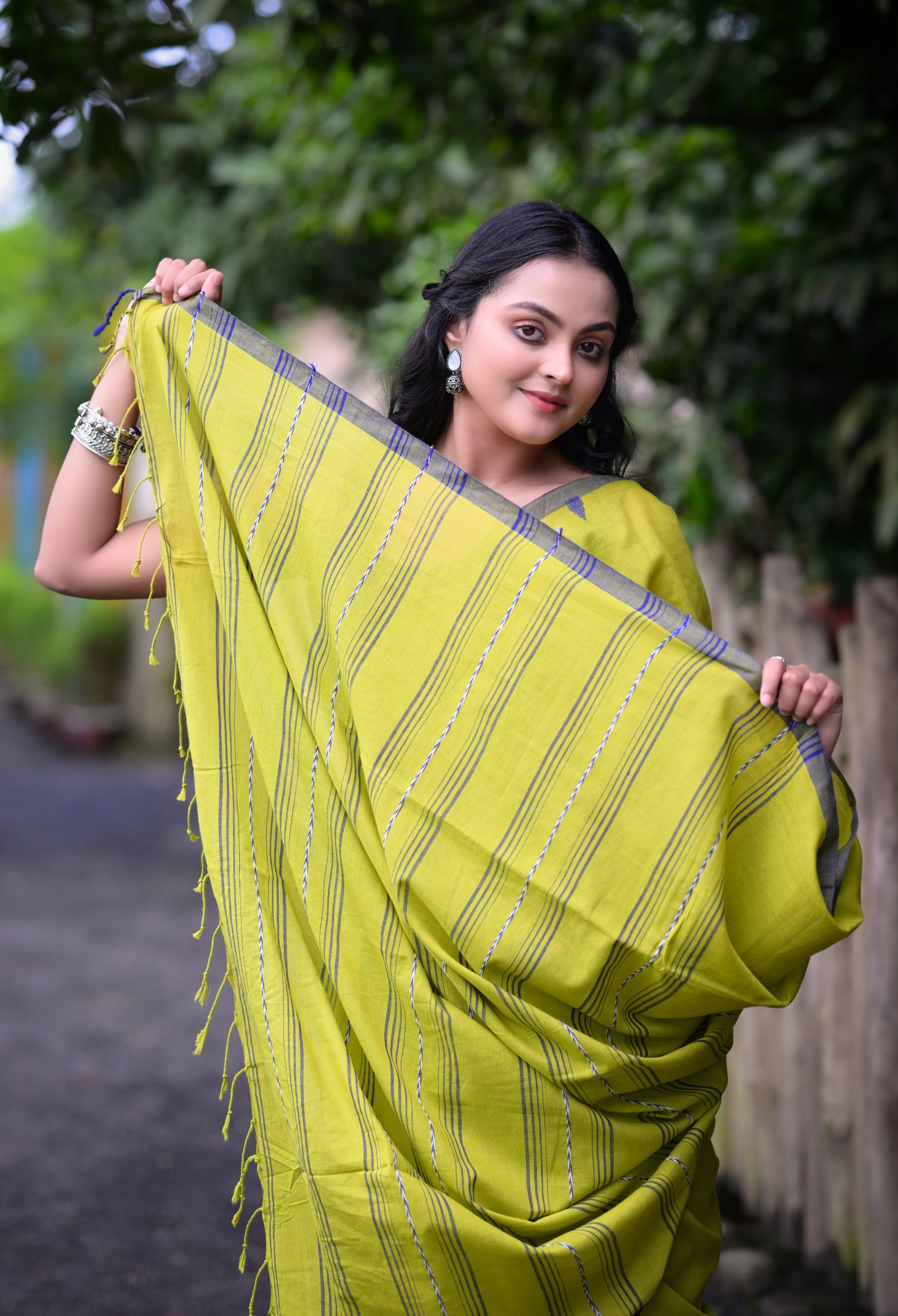 Stylish Green Cotton Saree with Grey Border & Blouse Piece – Elegant Traditional Wear