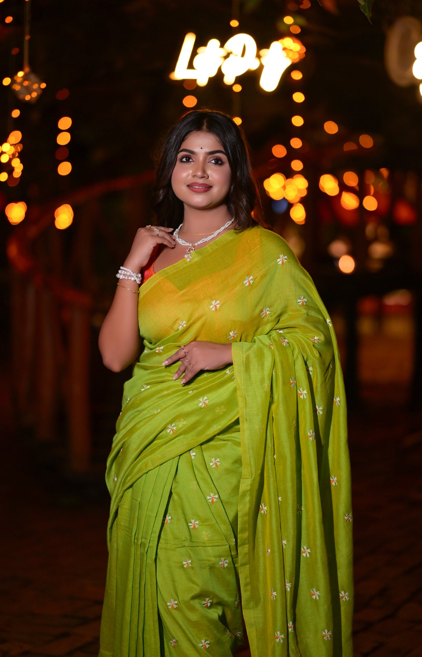 Elegant Green Khadi Cotton Saree with Embroidered Motifs & Matching Blouse Piece