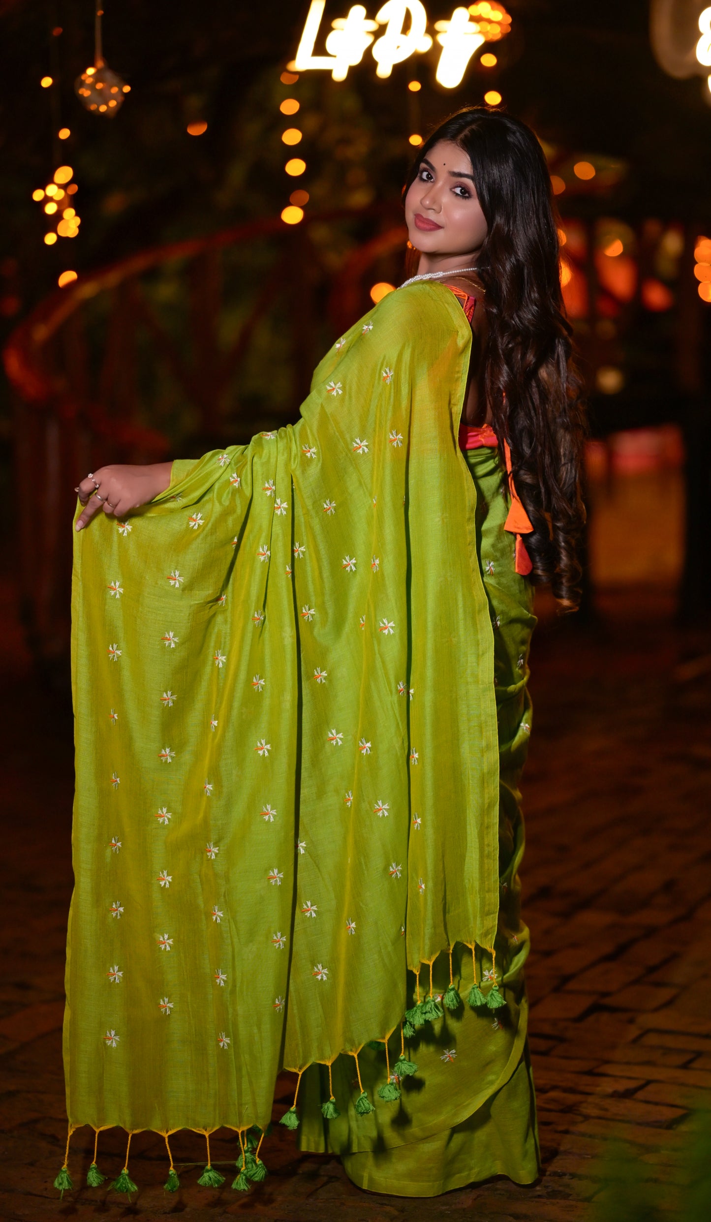 Elegant Green Khadi Cotton Saree with Embroidered Motifs & Matching Blouse Piece