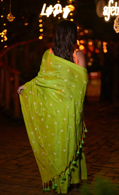 Elegant Green Khadi Cotton Saree with Embroidered Motifs & Matching Blouse Piece