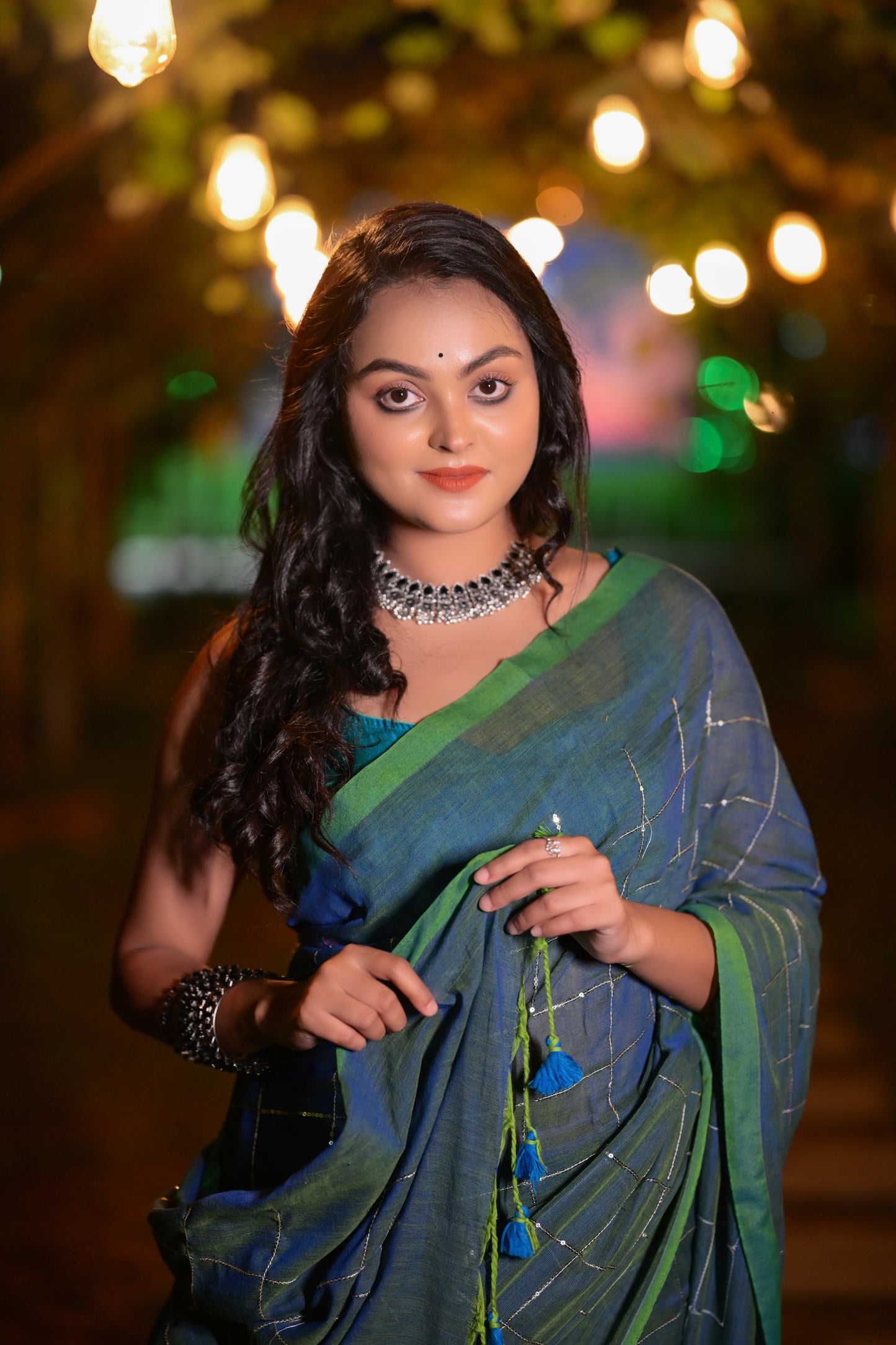 Elegant Green Khadi Cotton Saree with Silver Check Design & Matching Blouse Piece