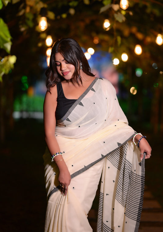 Elegant Off-White Cotton Saree with Black Border & Blouse Piece