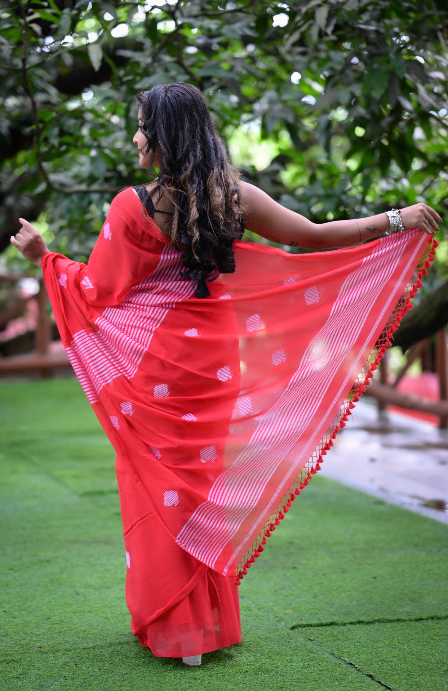 Elegant Red Handwoven Cotton Saree with Subtle White Motifs