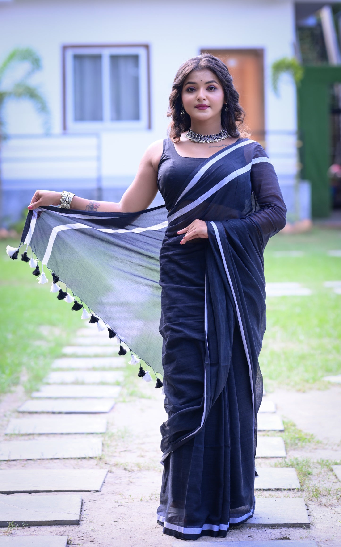 Elegant Black Mull Cotton Saree with White Border – Lightweight & Soft | Blouse Not Included