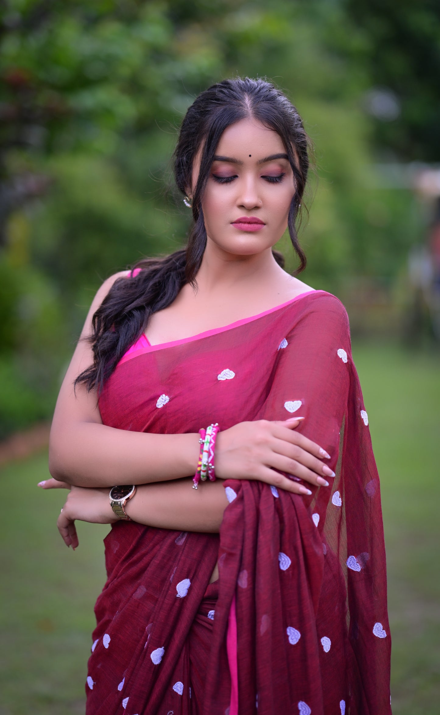 Maroon Mull Cotton Saree with White Heart Motifs & Tassels – Lightweight & Elegant (Blouse Not Included)