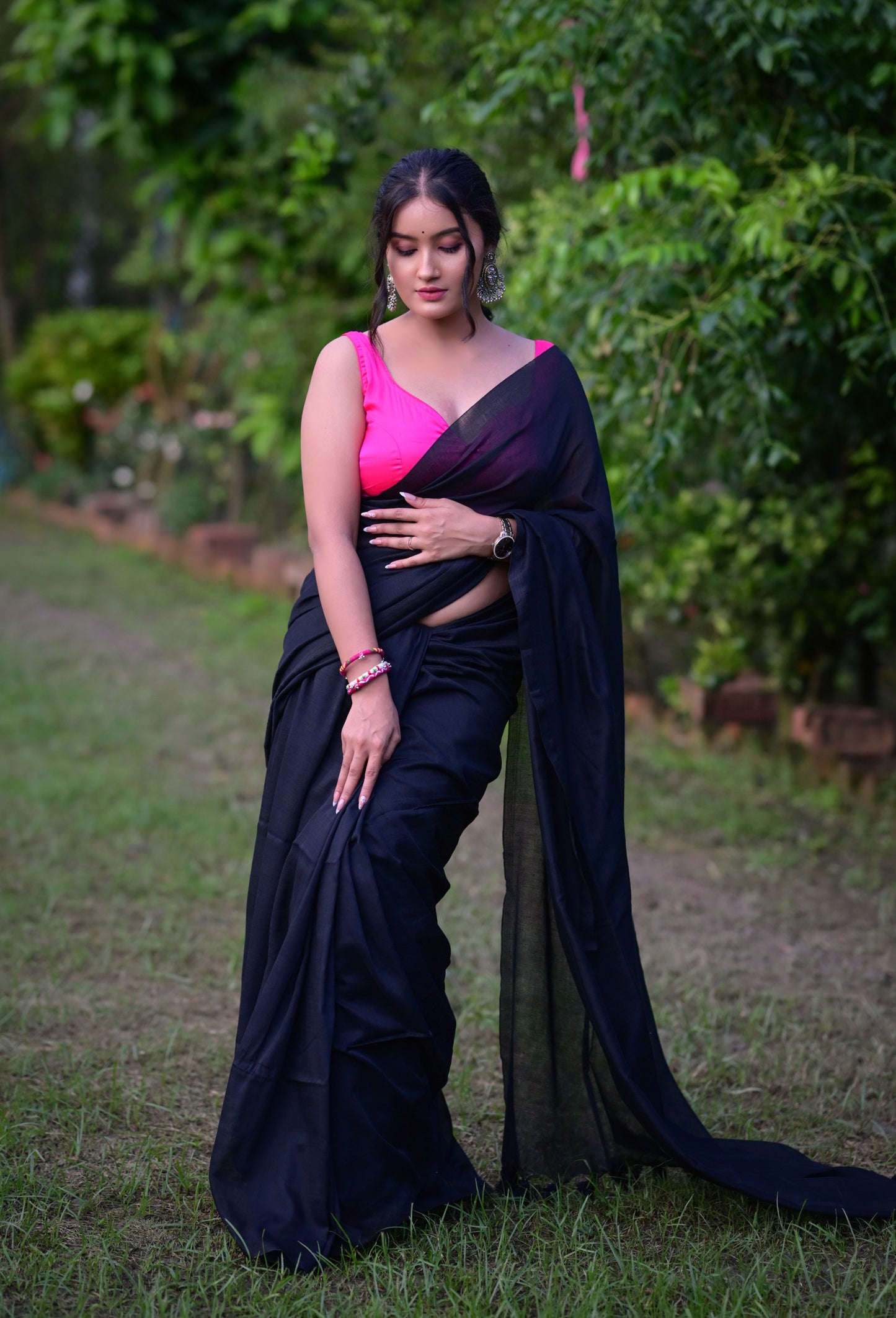 Classic Black Mull Cotton Saree – Soft, Lightweight & Elegant (Blouse Not Included)