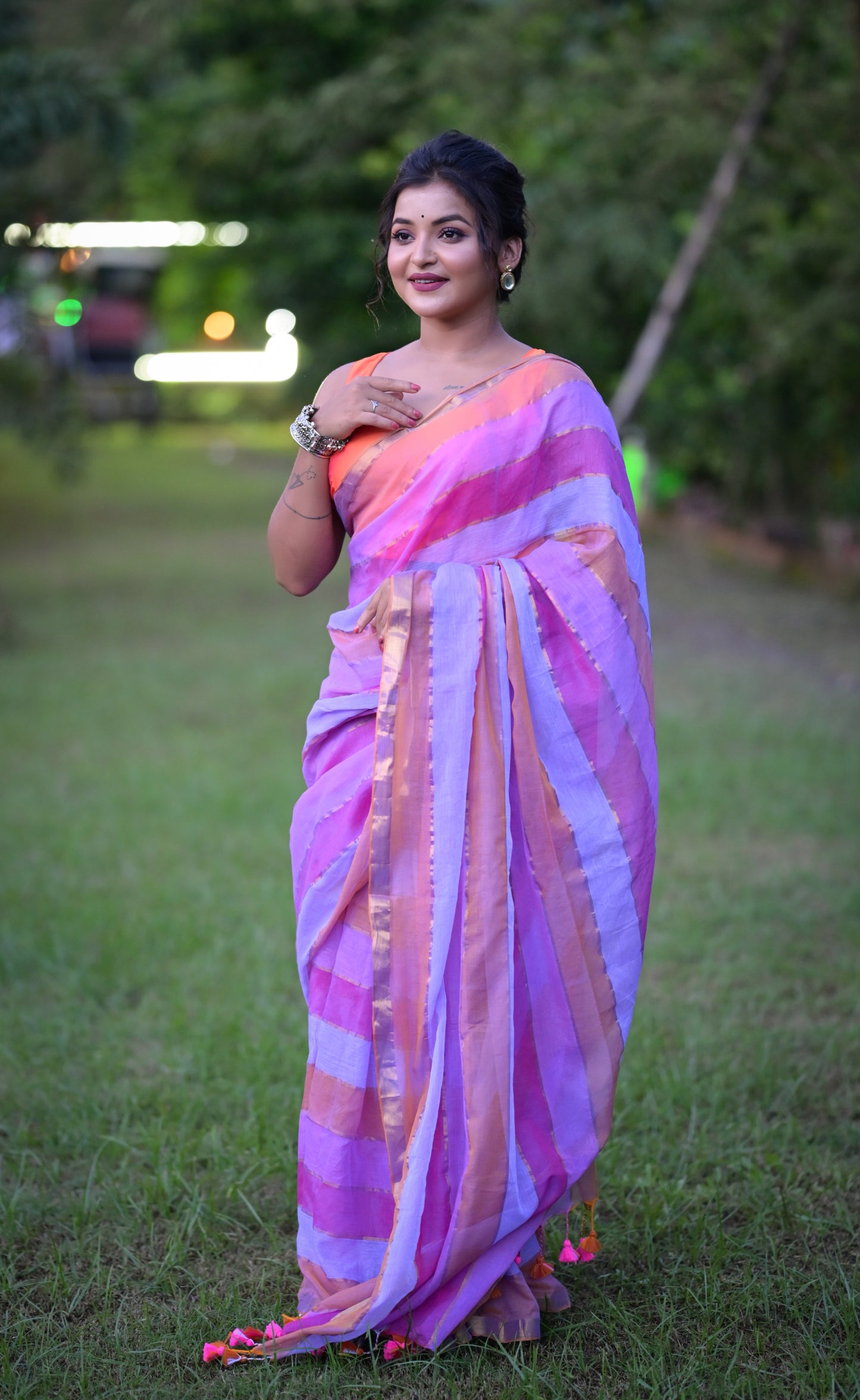 Handwoven Pink & Lavender Striped Mull Cotton Saree with Golden Touch – Lightweight Ethnic Wear