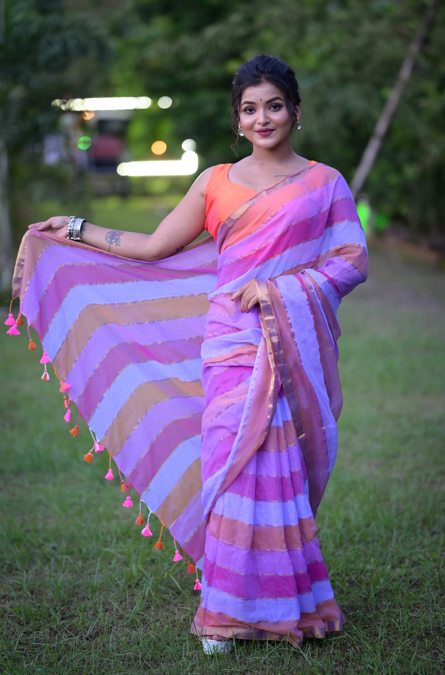 Handwoven Pink & Lavender Striped Mull Cotton Saree with Golden Touch – Lightweight Ethnic Wear