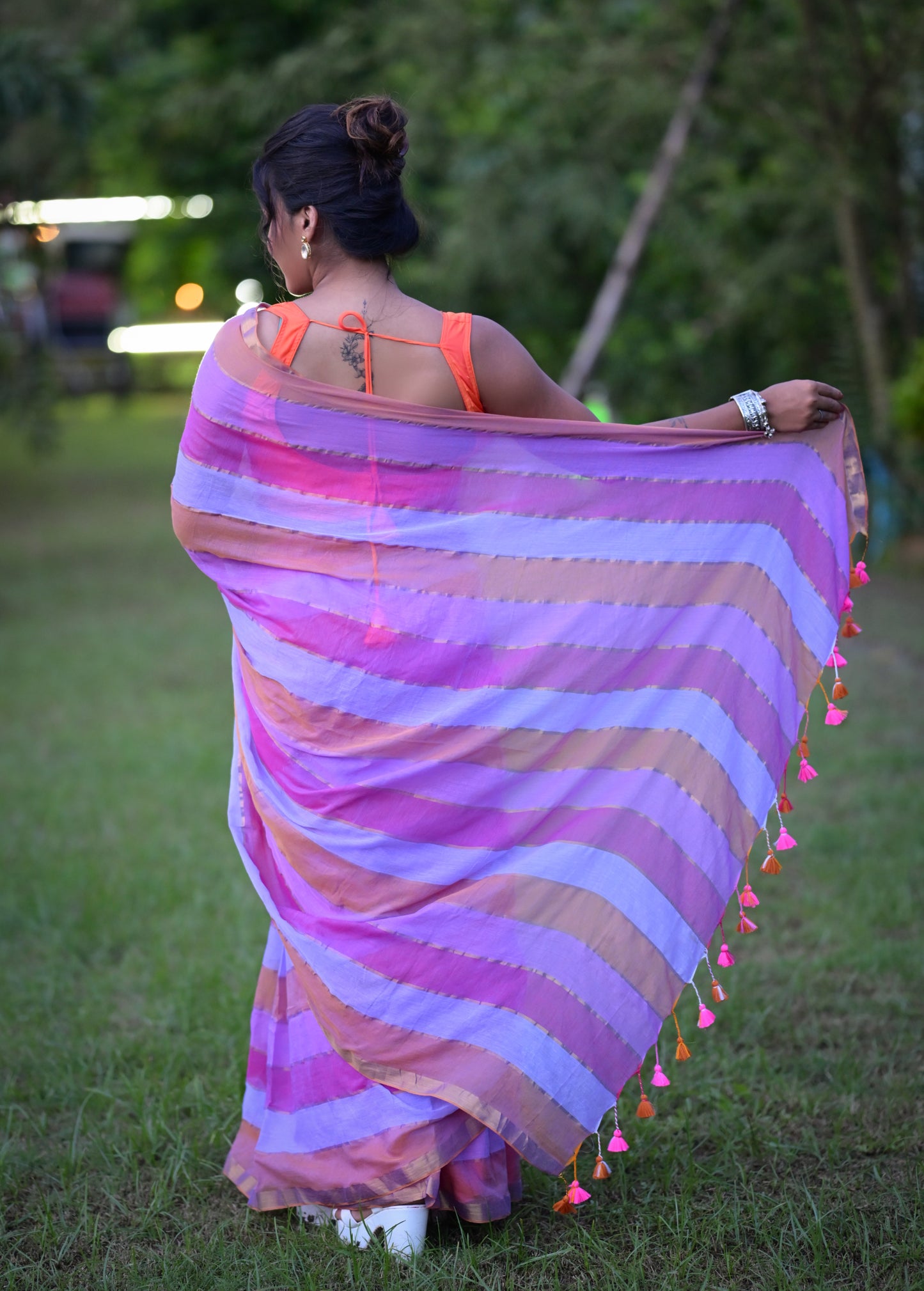 Handwoven Pink & Lavender Striped Mull Cotton Saree with Golden Touch – Lightweight Ethnic Wear