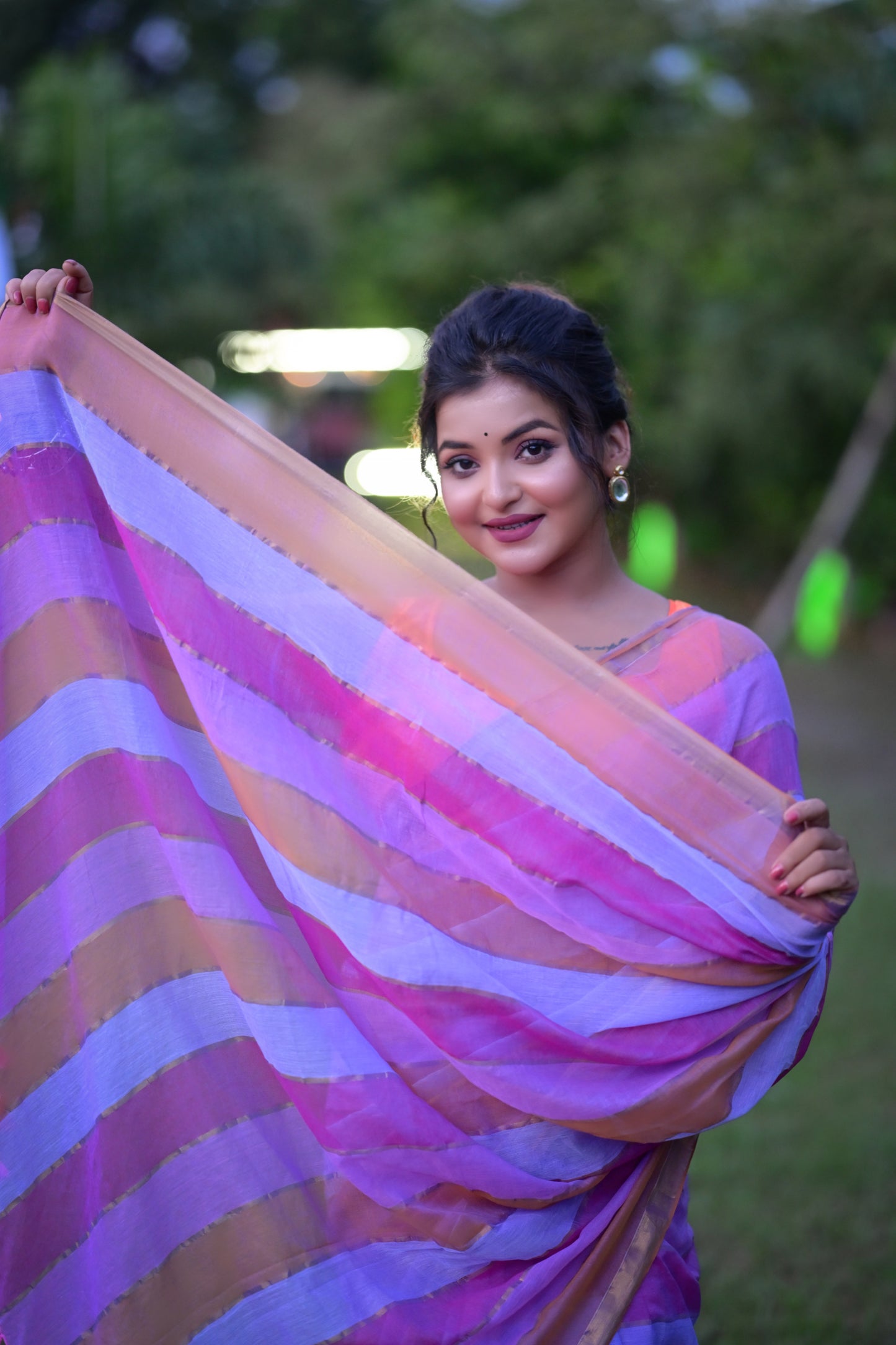 Handwoven Pink & Lavender Striped Mull Cotton Saree with Golden Touch – Lightweight Ethnic Wear